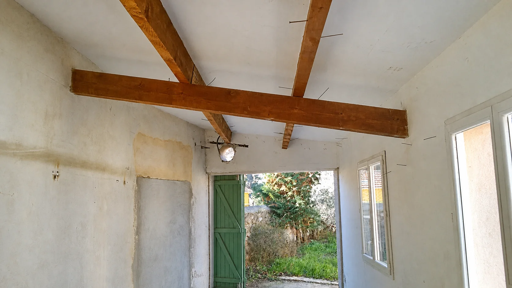 Atelier à Saint-Julien avant sa transformation en maison