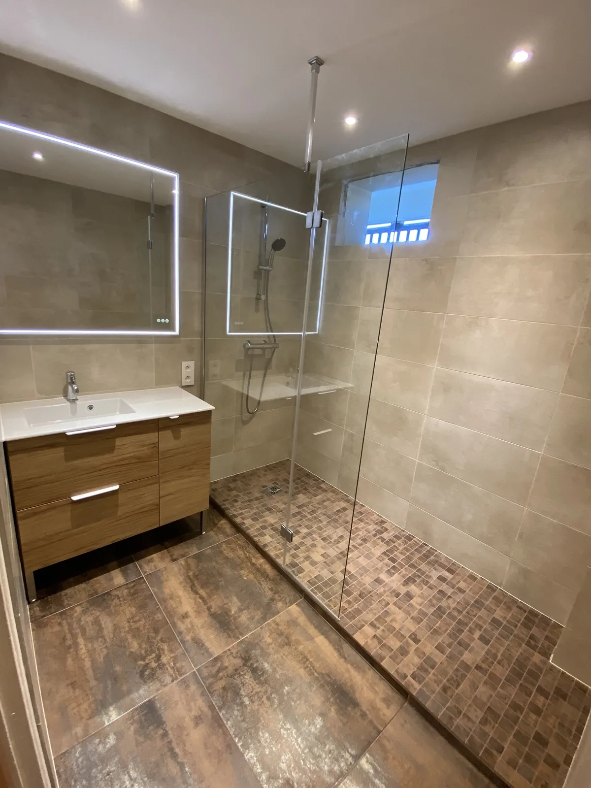 Douche à l'italienne carrelée